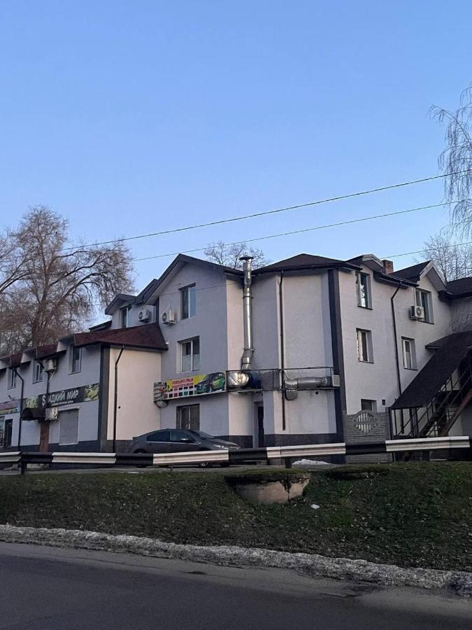 Pitstop Motel Kamjanske Exterior foto