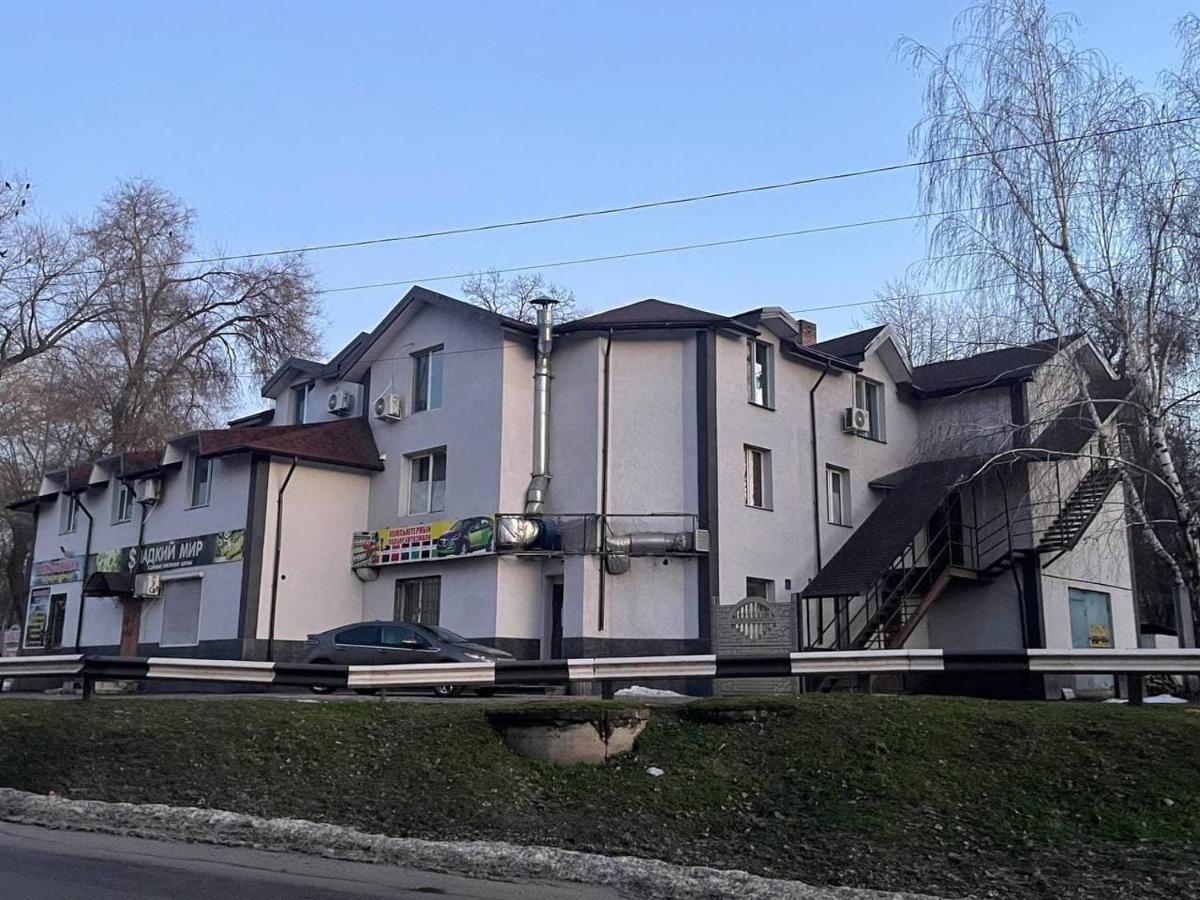 Pitstop Motel Kamjanske Exterior foto